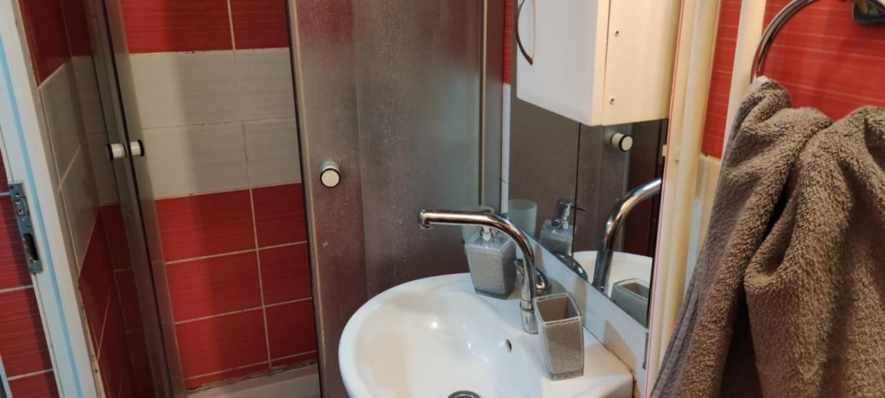 Kosa Apartamento Bezanija Exterior foto